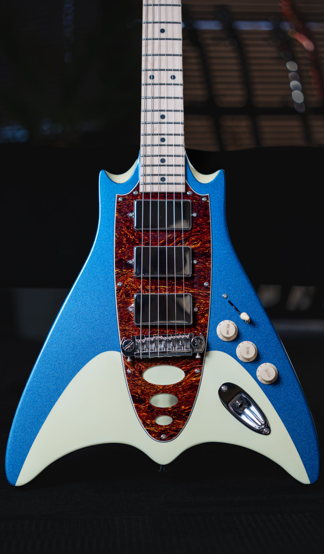 Backlund Super Vee Electric Guitar #color_blue-creme